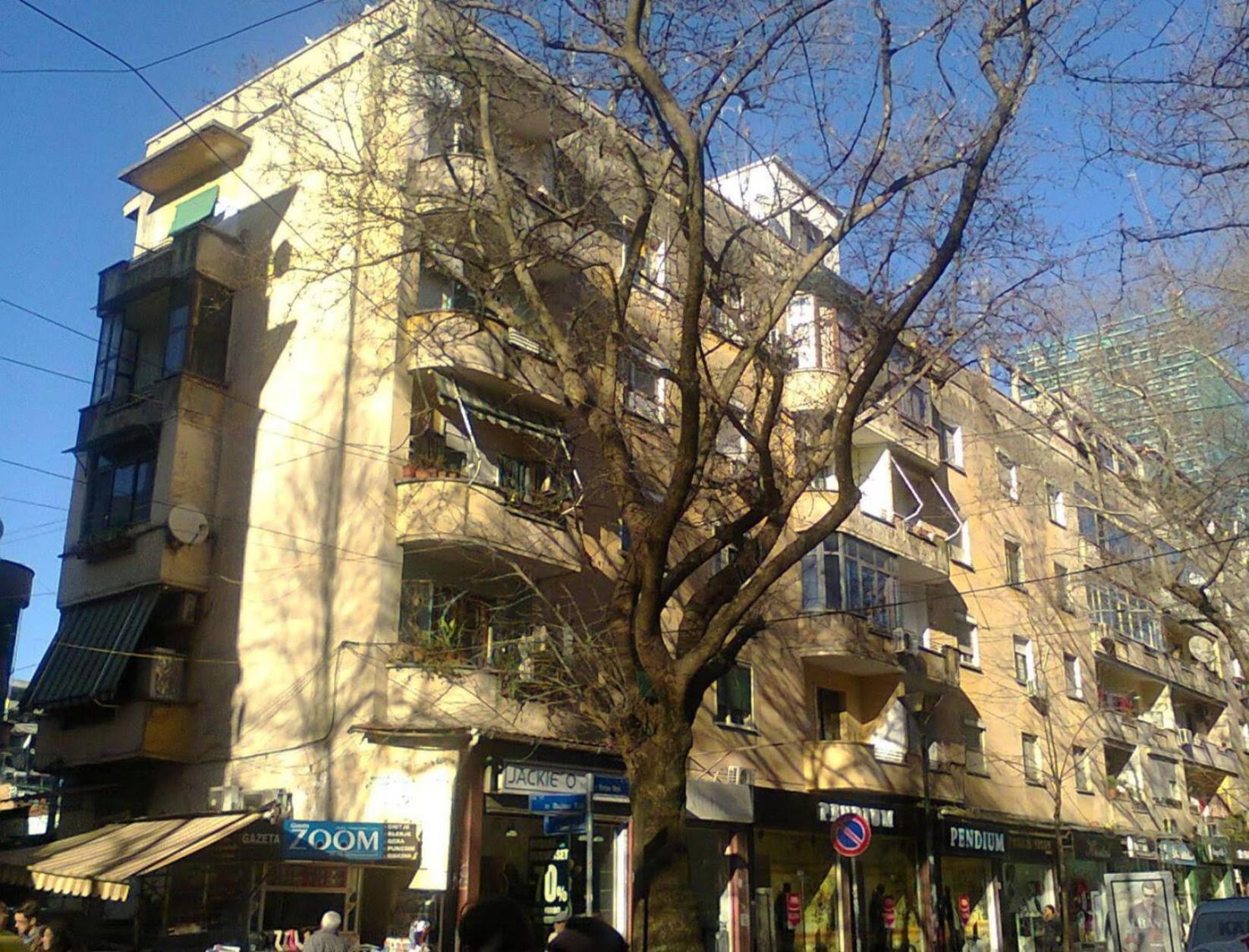 An Apartment With Fireplace Тирана Екстериор снимка