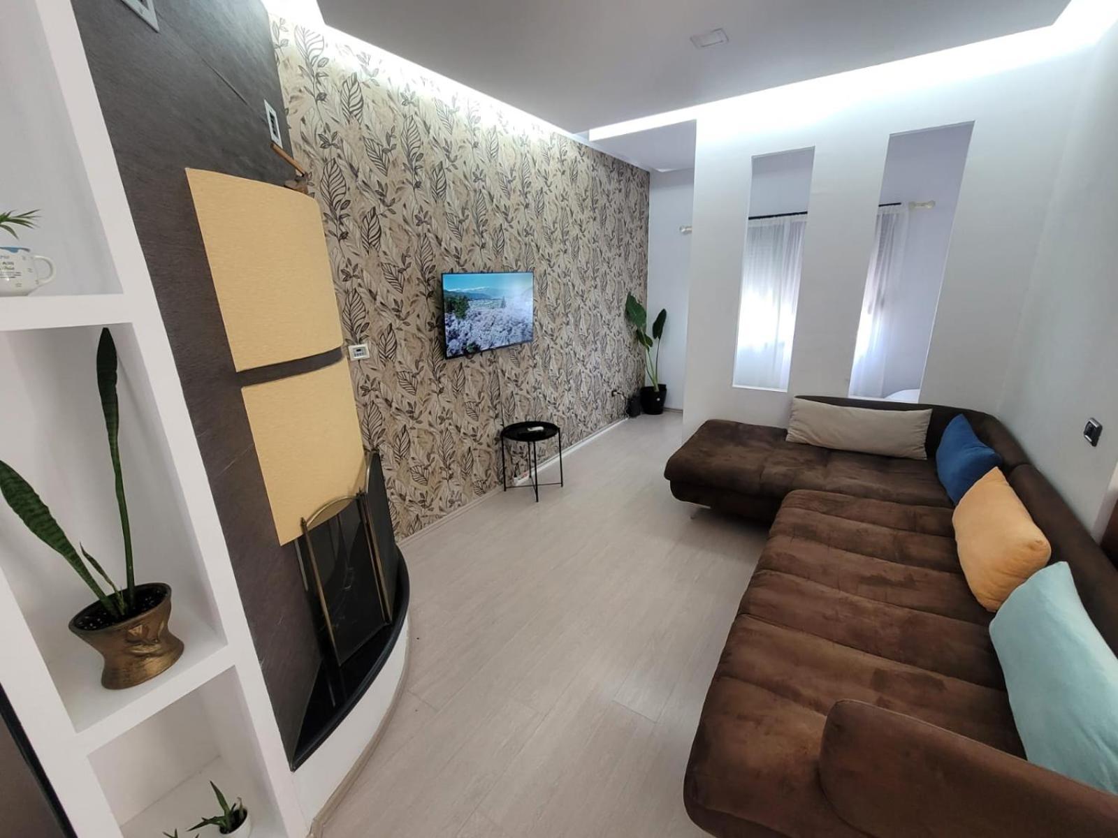An Apartment With Fireplace Тирана Екстериор снимка