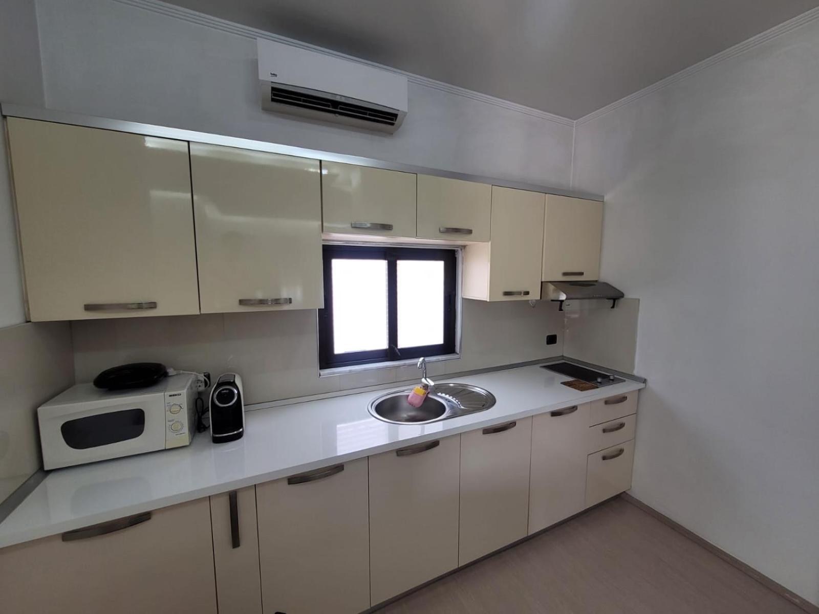 An Apartment With Fireplace Тирана Екстериор снимка
